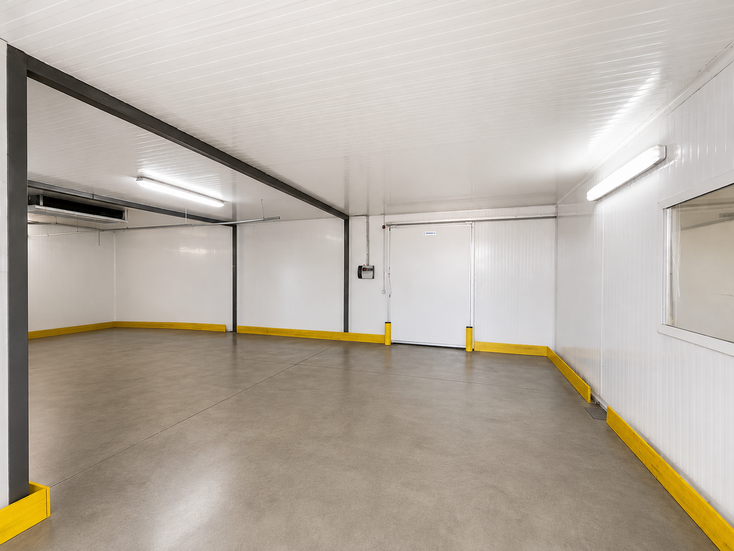 Porta cella refrigerata CABA Logistica